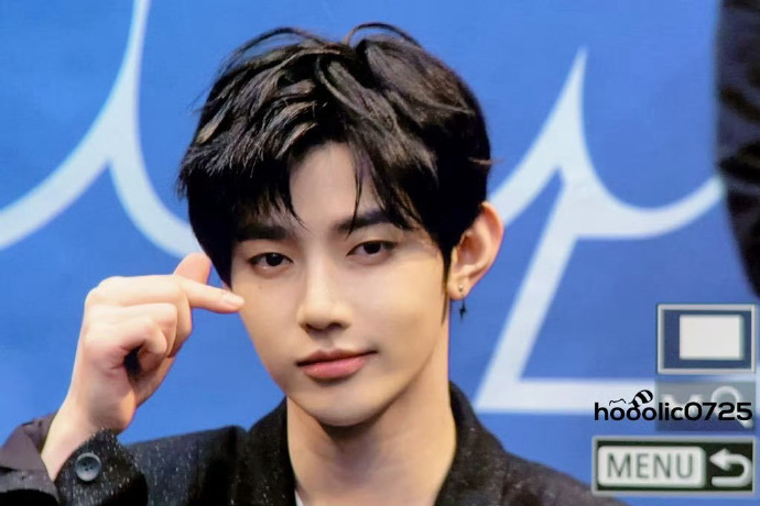 章昊線下簽售生圖/壹號娛樂